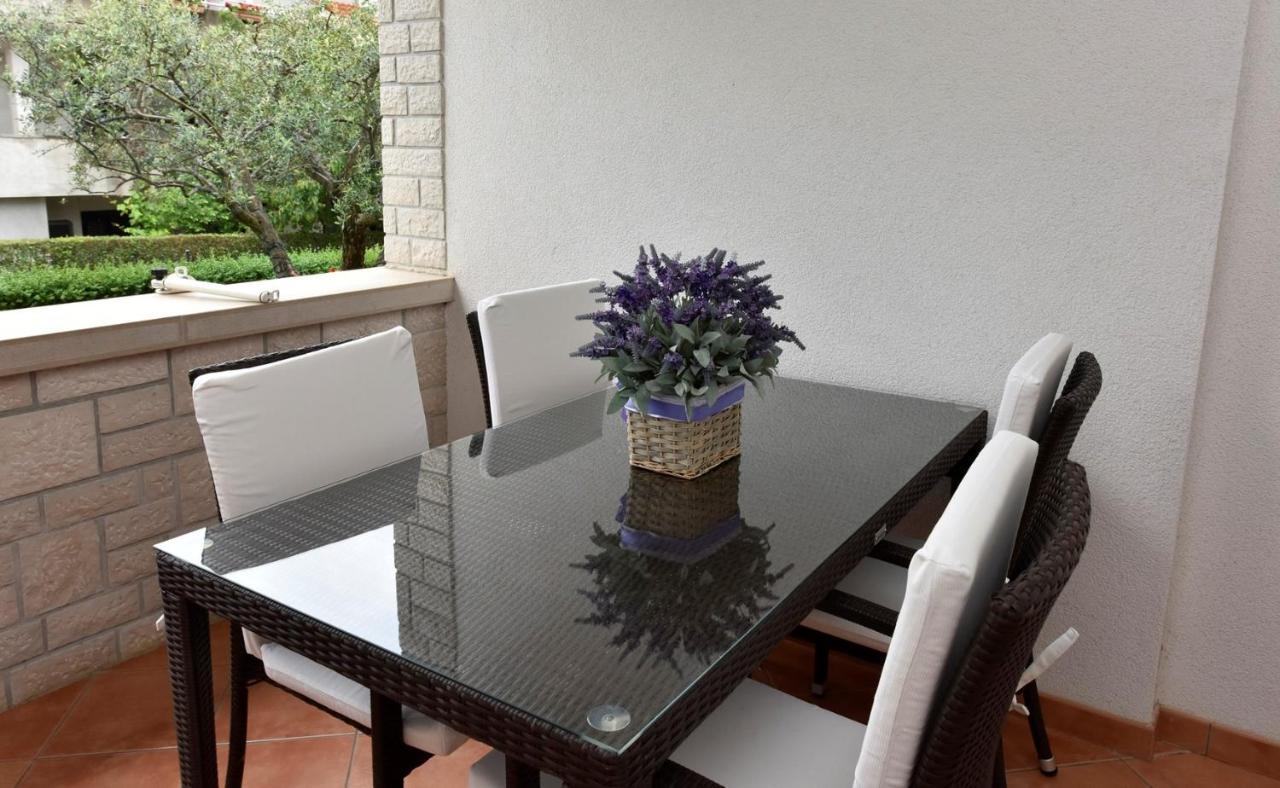 Apartments Lavizatic 波雷奇 外观 照片